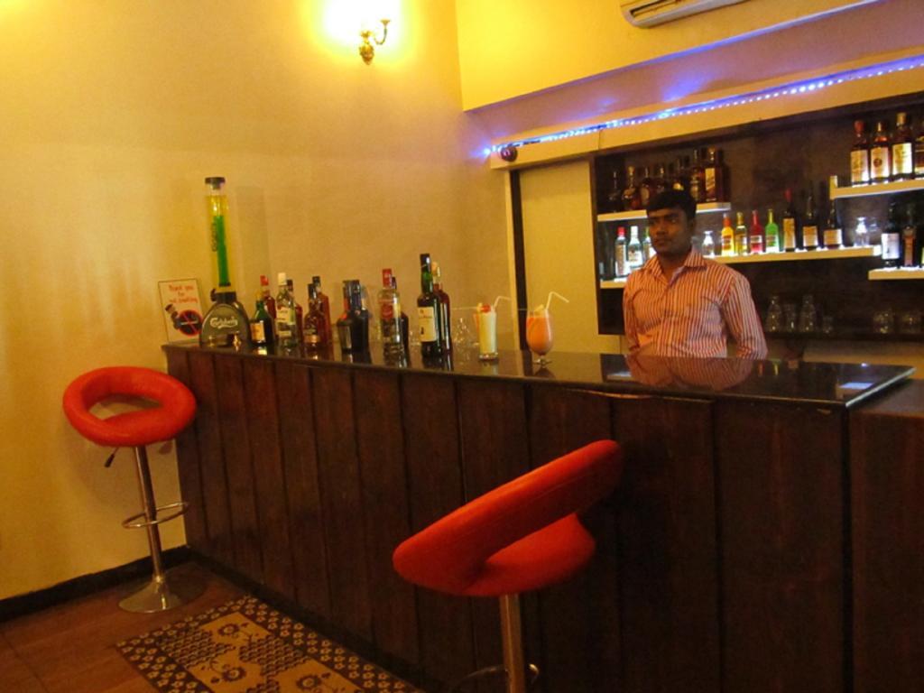 Hotel Sai Regency Даман Экстерьер фото