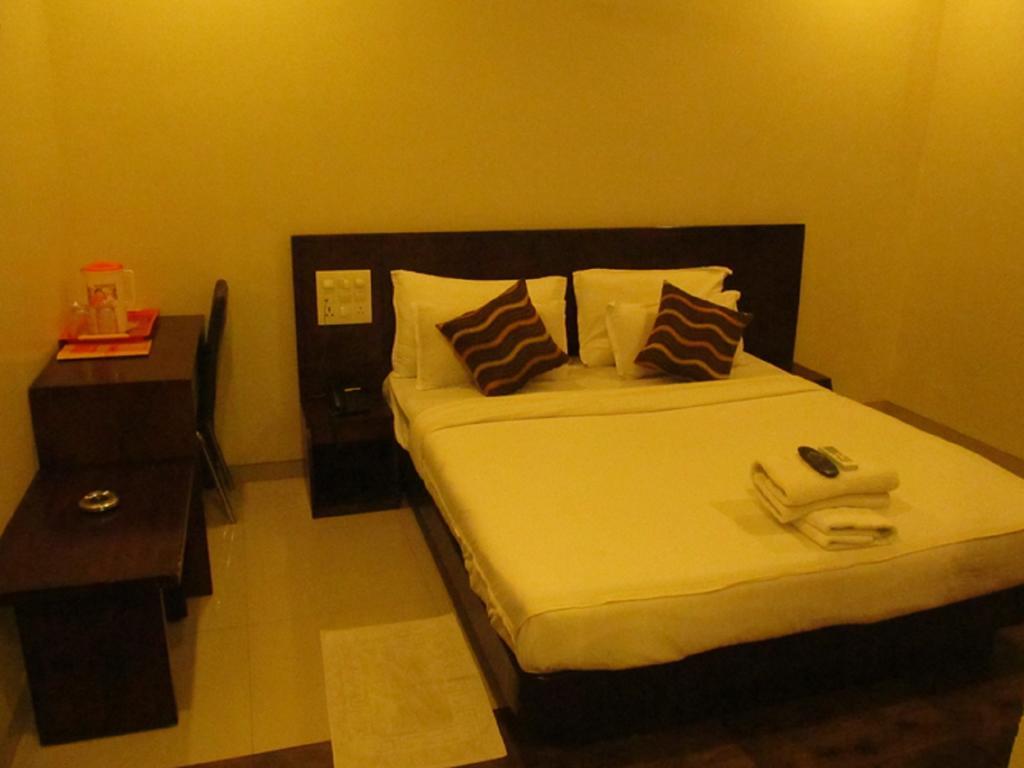 Hotel Sai Regency Даман Экстерьер фото